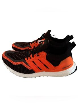 Juventus FC x adidas UltraBoost DNA Football Pack Size 10.5